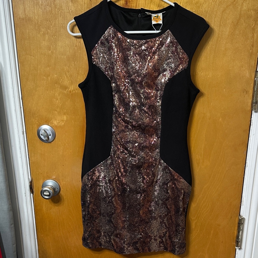 Elegant Sequin Panel Mini Dress - Black and Brown
